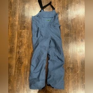 Burton ski/board bibs, Youth medium with room to grow. Adjustable suspenders